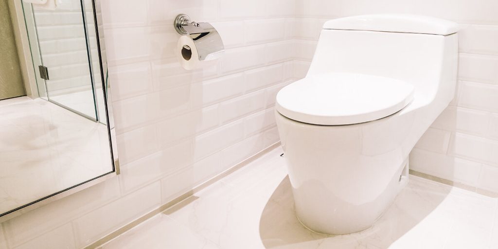 can a loose toilet cause a leak